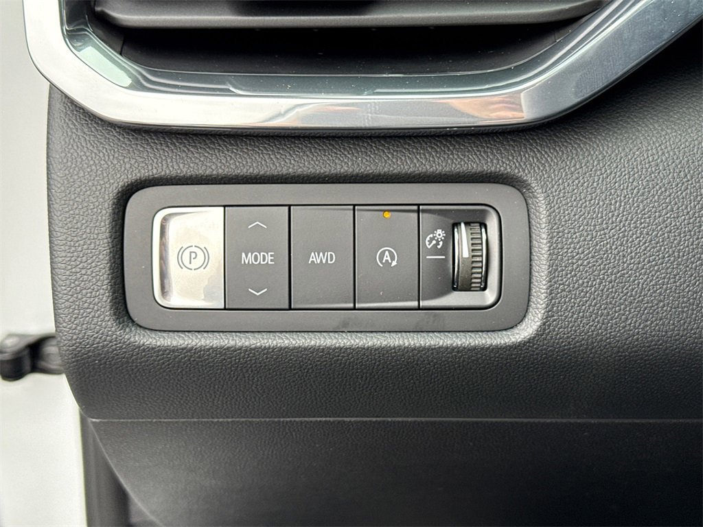 2026 GMC ACADIA - Image 18