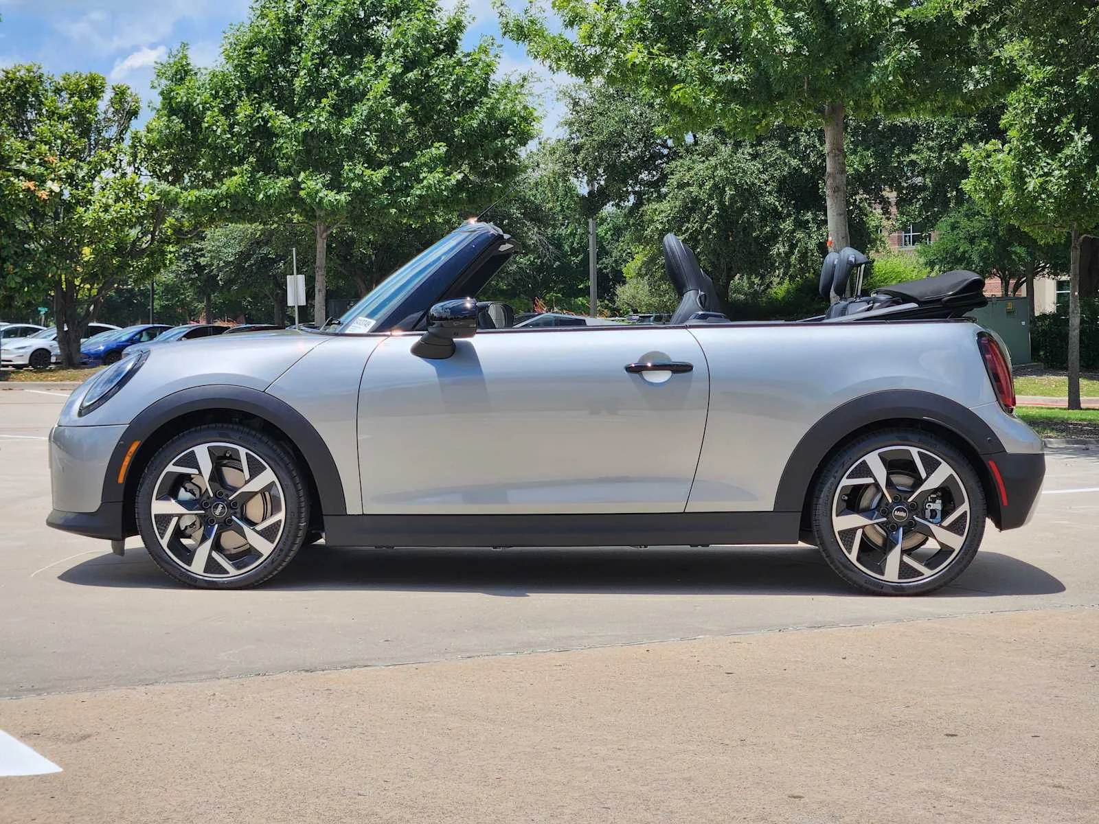 New 2026 Melting Silver III Metallic MINI Cooper S image 2