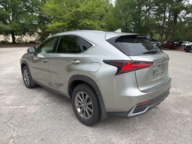 Used 2018 Silver Lexus 300h image 3