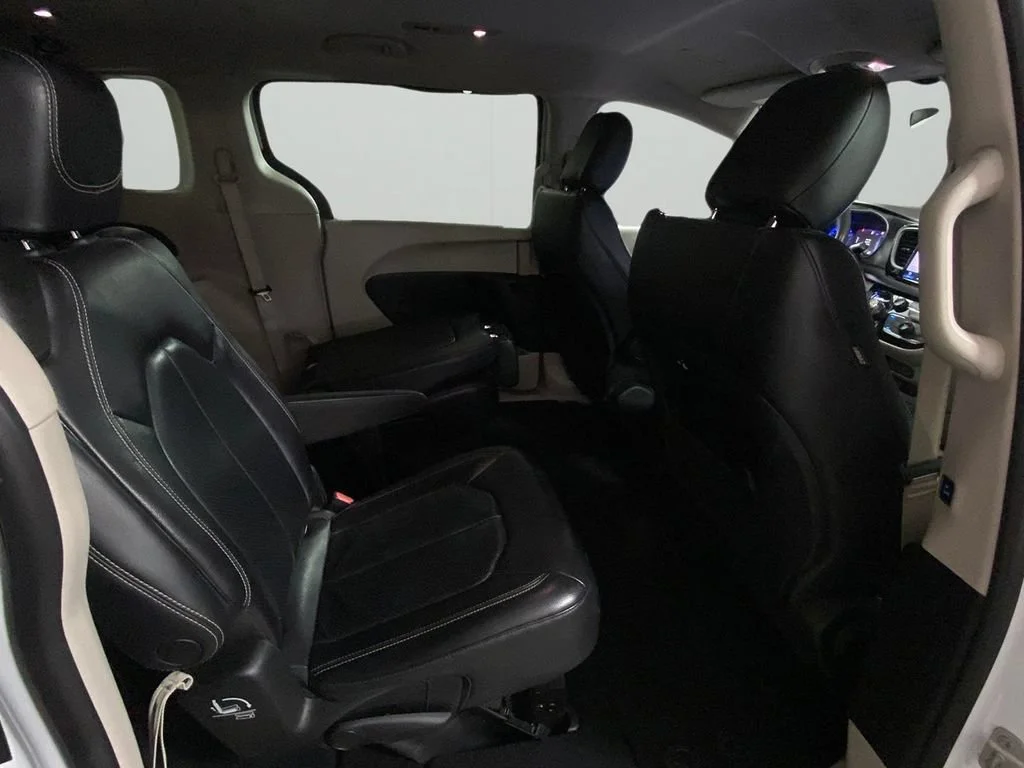 Used 2022 White Chrysler Touring L image 34