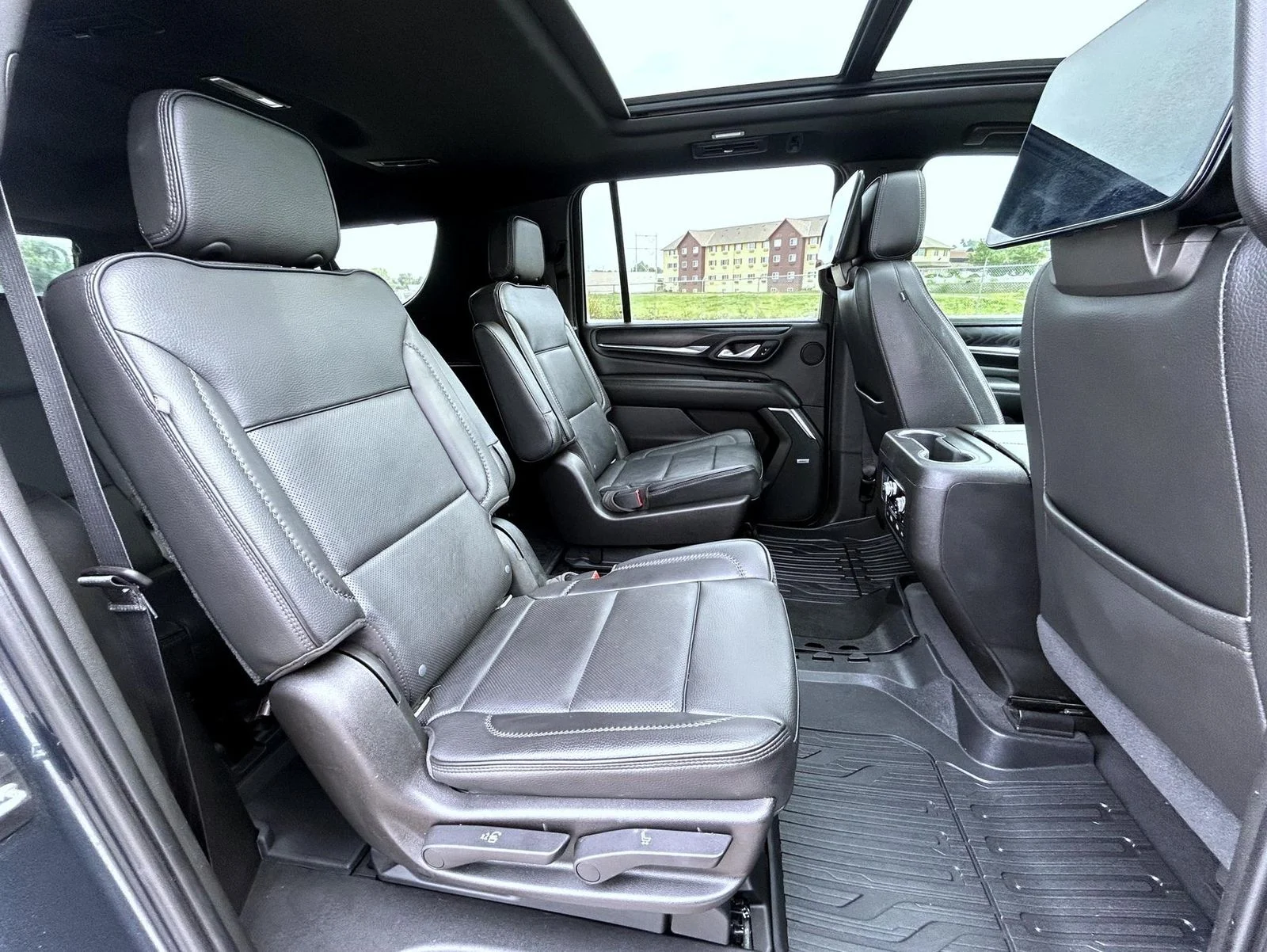 Used 2021 Blue GMC Denali image 19