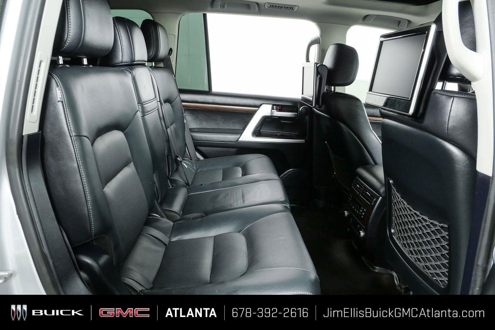 Used 2017 Classic Silver Metallic Toyota Base image 24