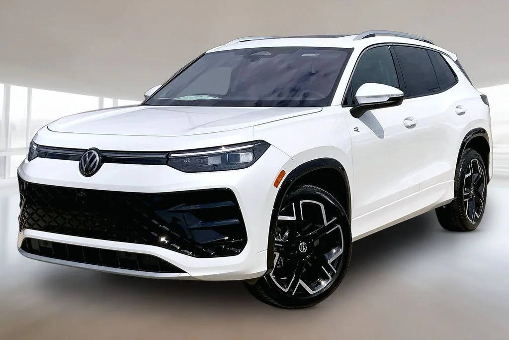 New 2026 Opal White Pearl Volkswagen SEL R-Line Turbo image 1