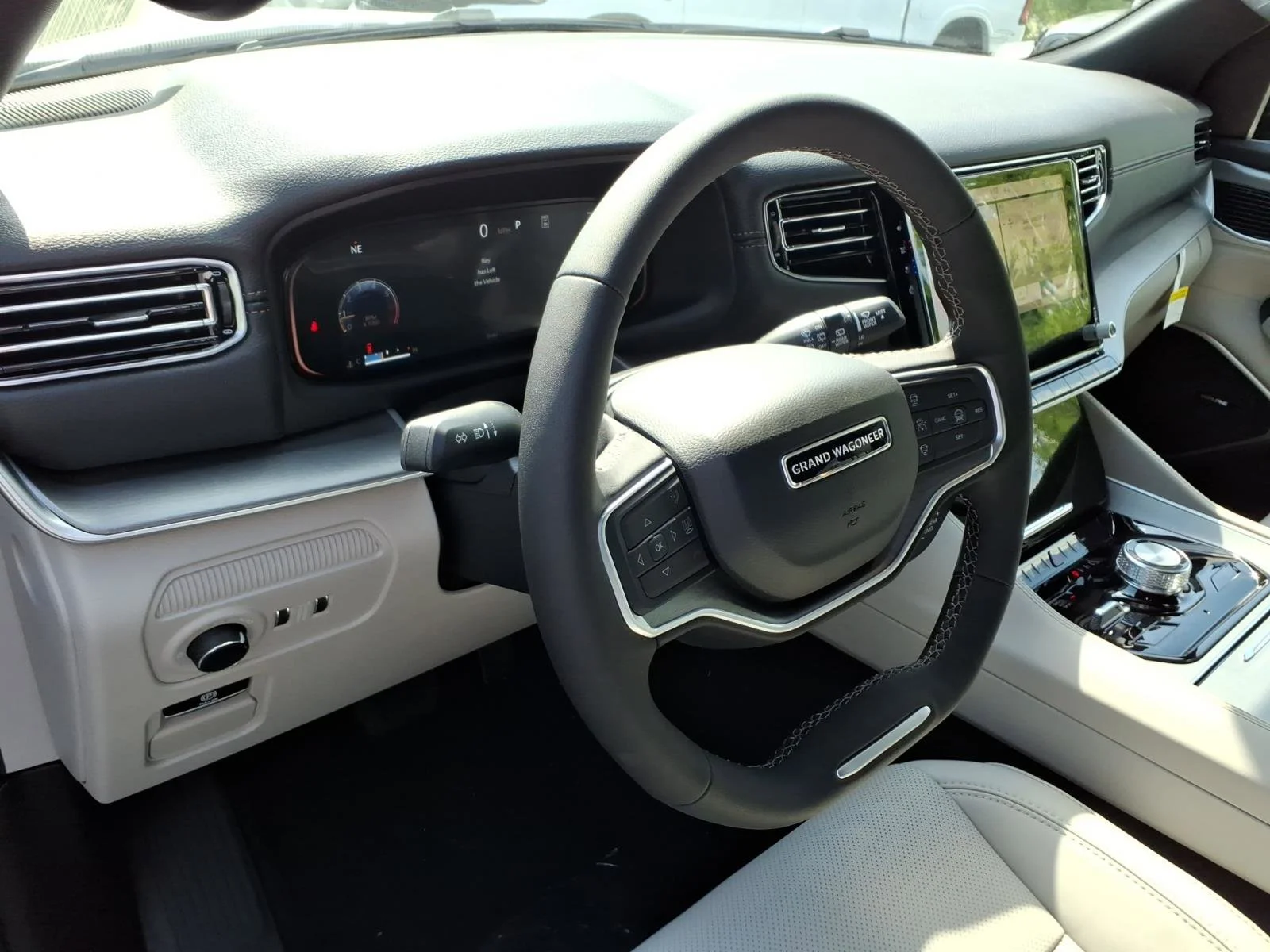 New 2026 Bright White Clear-Coat Exterior Paint Jeep  image 6