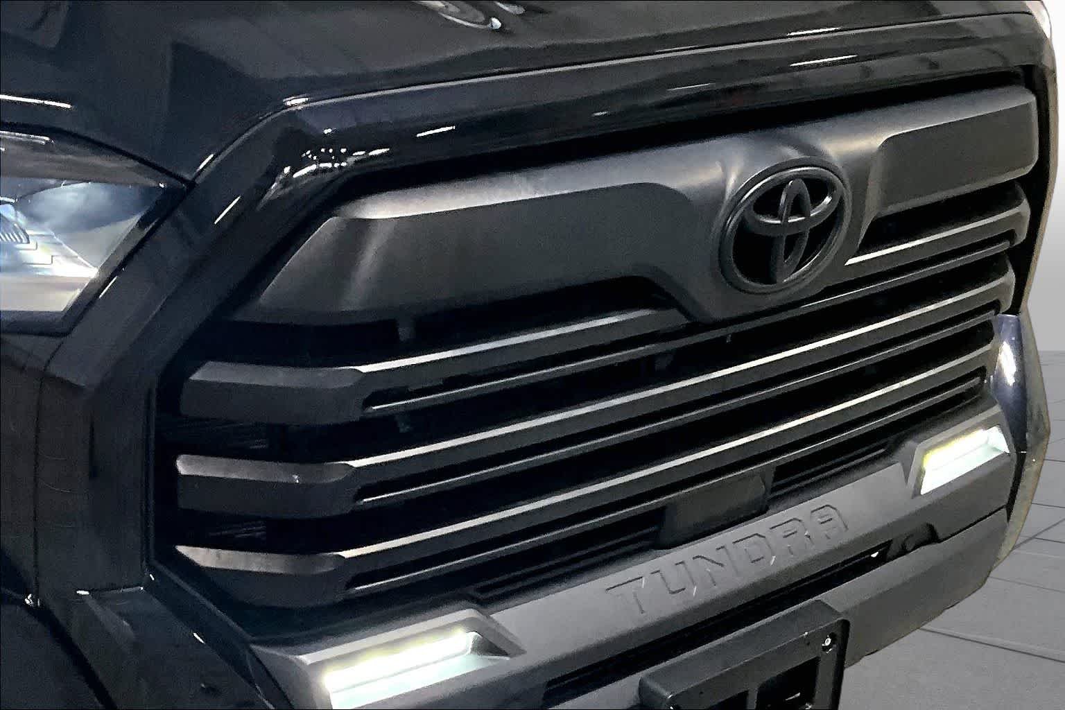 Used 2023 Midnight Black Metallic Toyota SR5 image 29