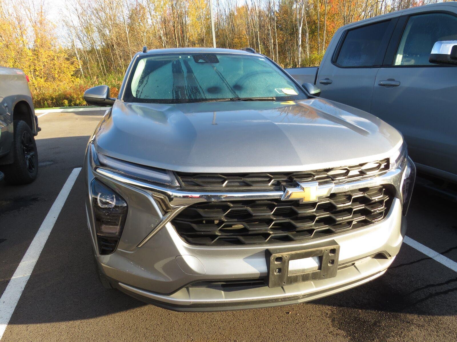 Used 2025 Sterling Gray Metallic Chevrolet LT image 3