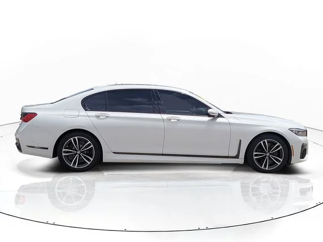 Used 2022 White BMW 750i xDrive image 4