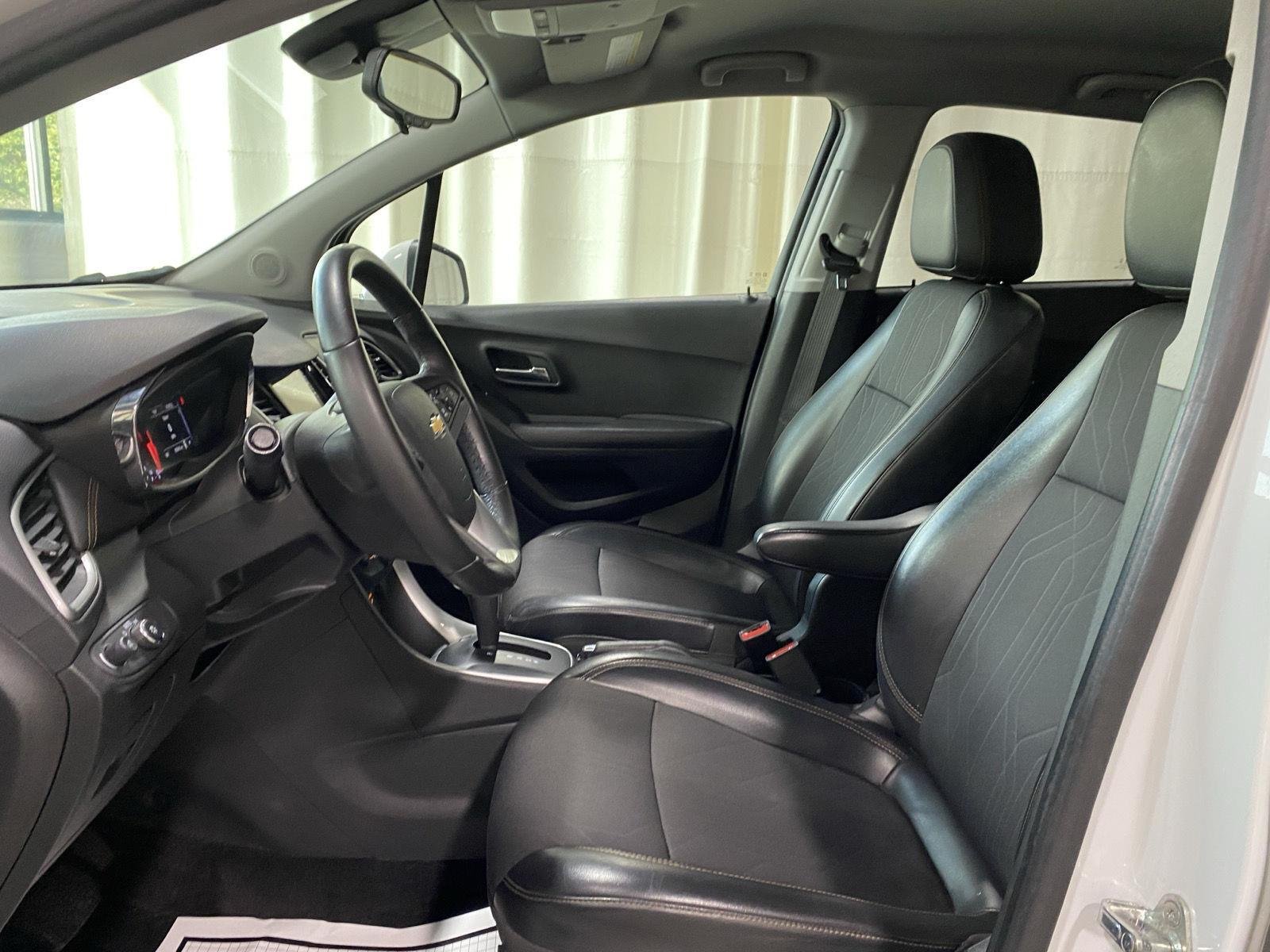 Used 2019 Summit White Chevrolet LT image 16