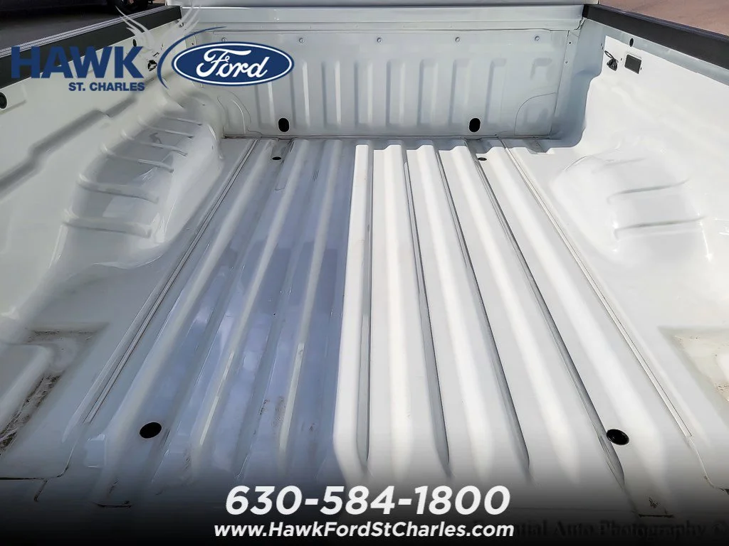 Used 2025 Glacier White Nissan S image 17