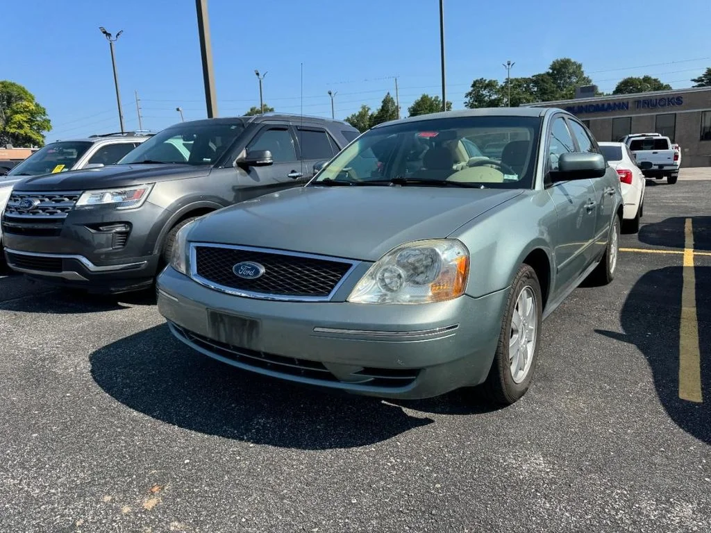 Used 2005 Titanium Green Metallic Ford SE image 5