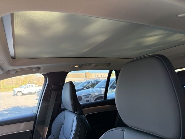 New 2026 Crystal White Volvo Plus image 16