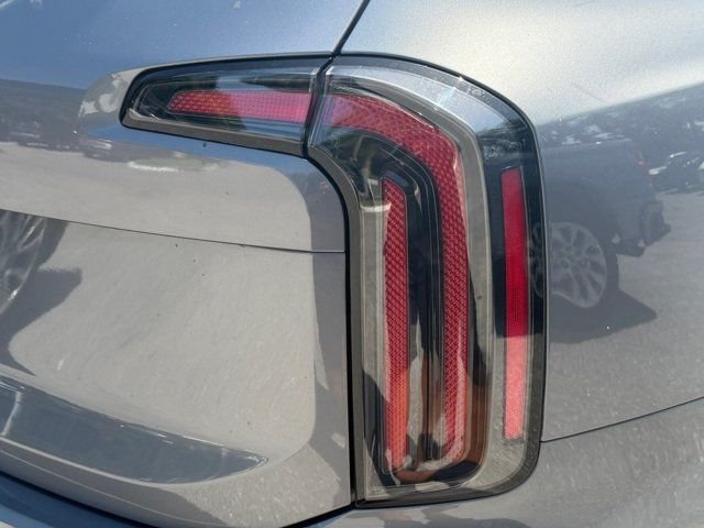 New 2025 Silver Kia SX image 8