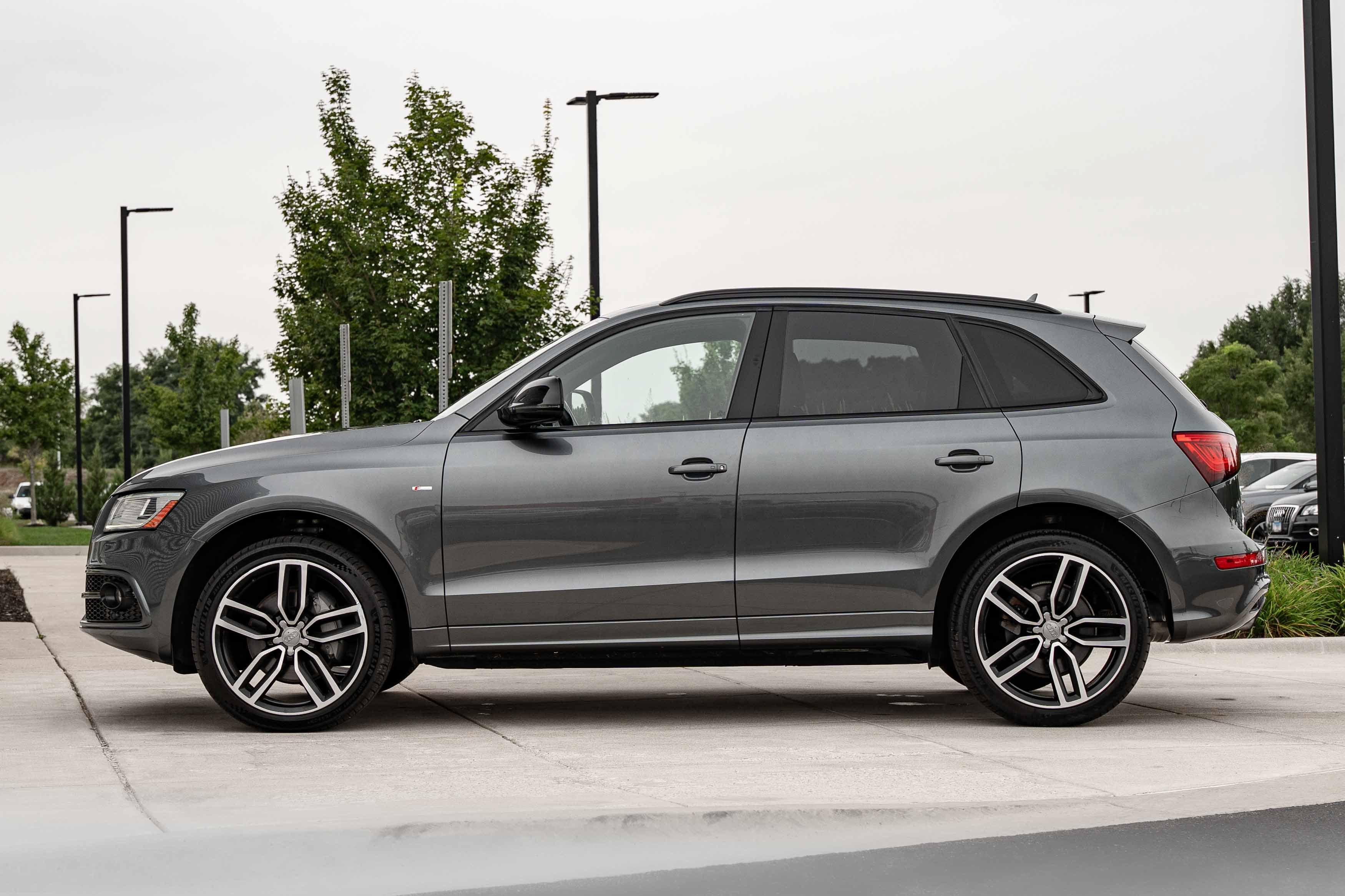 Used 2017 Daytona Gray Pearl Effect Audi Premium Plus image 6