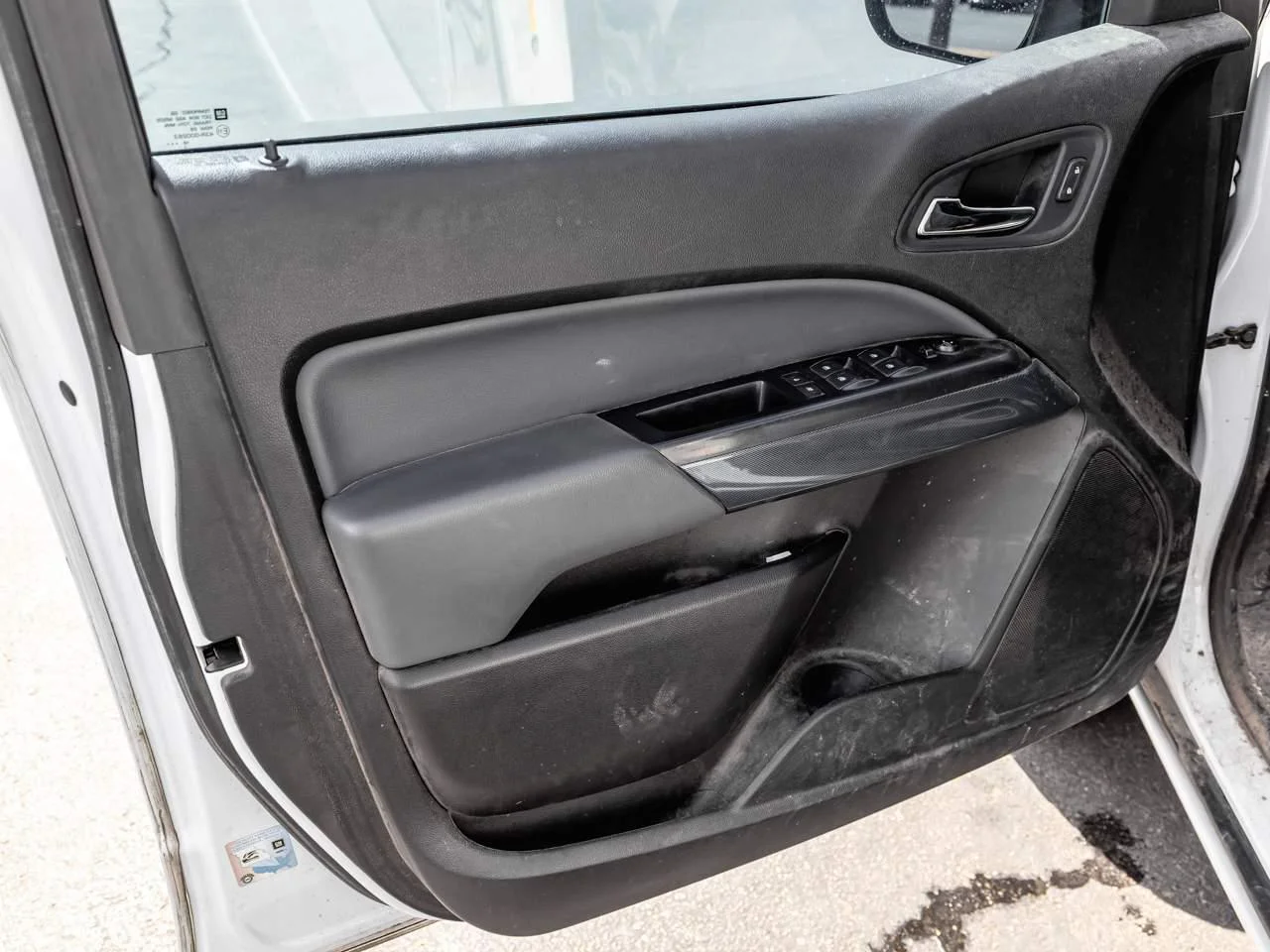 Certified Used 2019 SUMMIT WHITE Chevrolet 4WD Z71 image 9