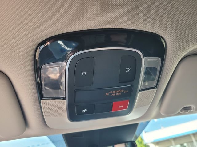 Used 2025 Red Hyundai SEL image 22