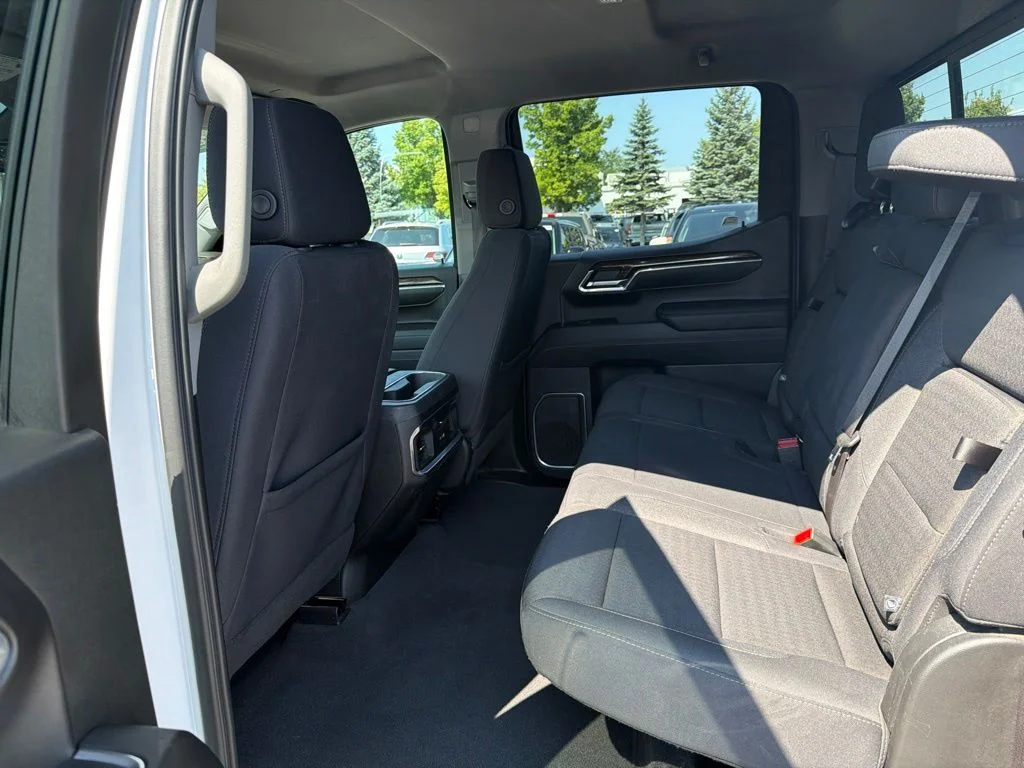 Used 2024 White GMC Elevation image 16