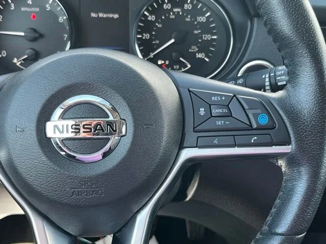 Used 2019 White Nissan SL image 30