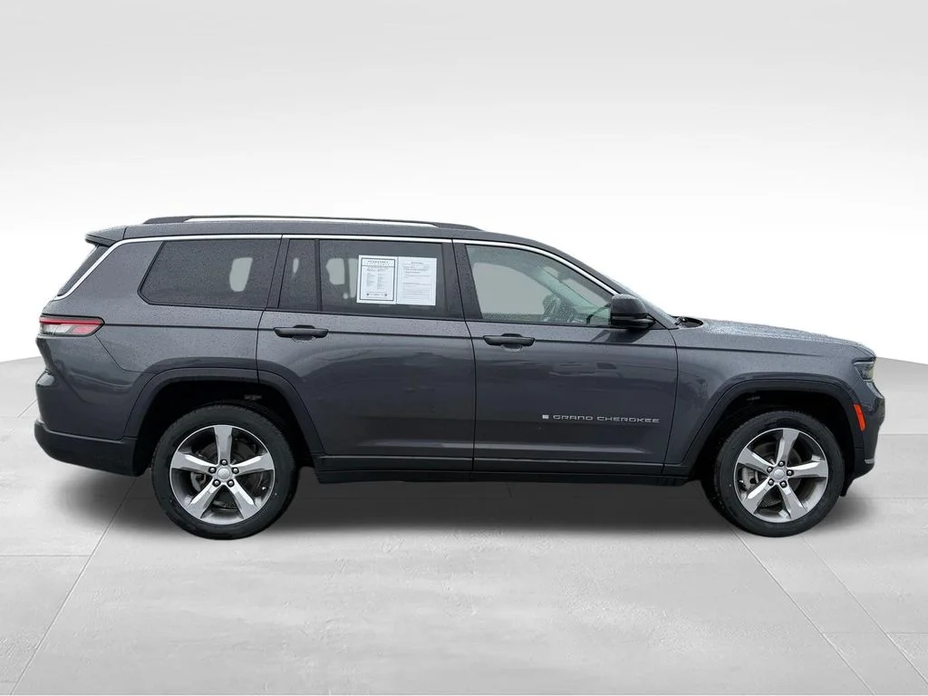 Used 2022 Gray Jeep Limited image 29