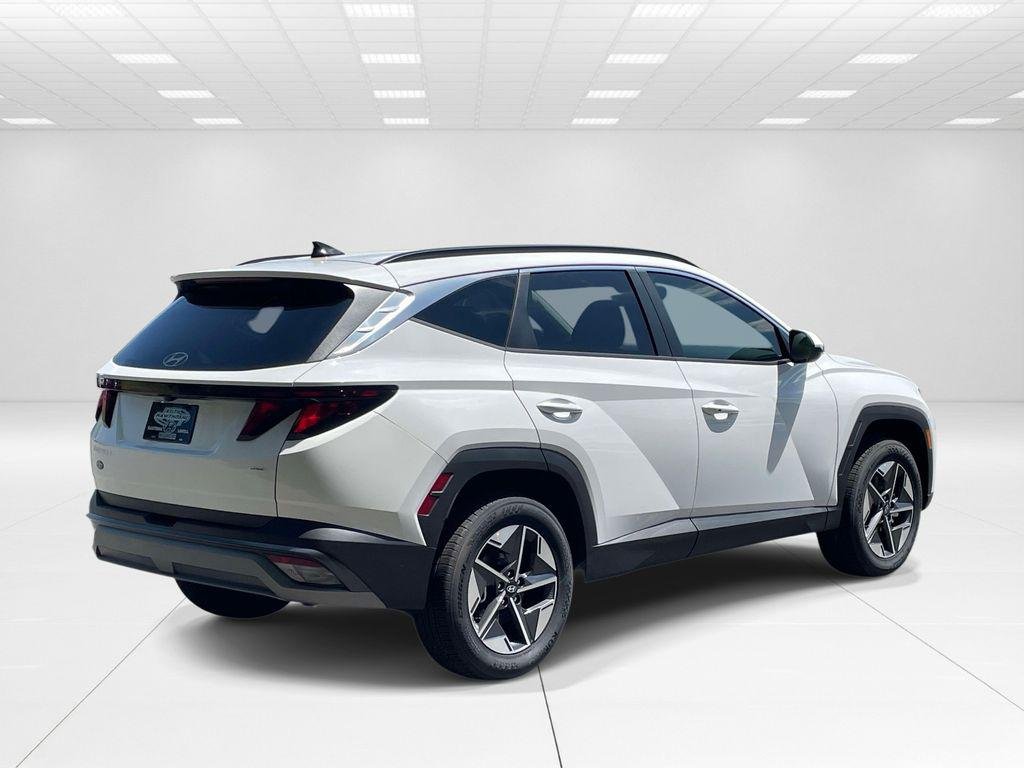 New 2026 White Hyundai SEL AWD image 6