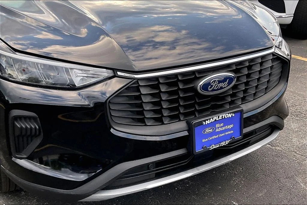 Used 2023 Black Ford Active image 30