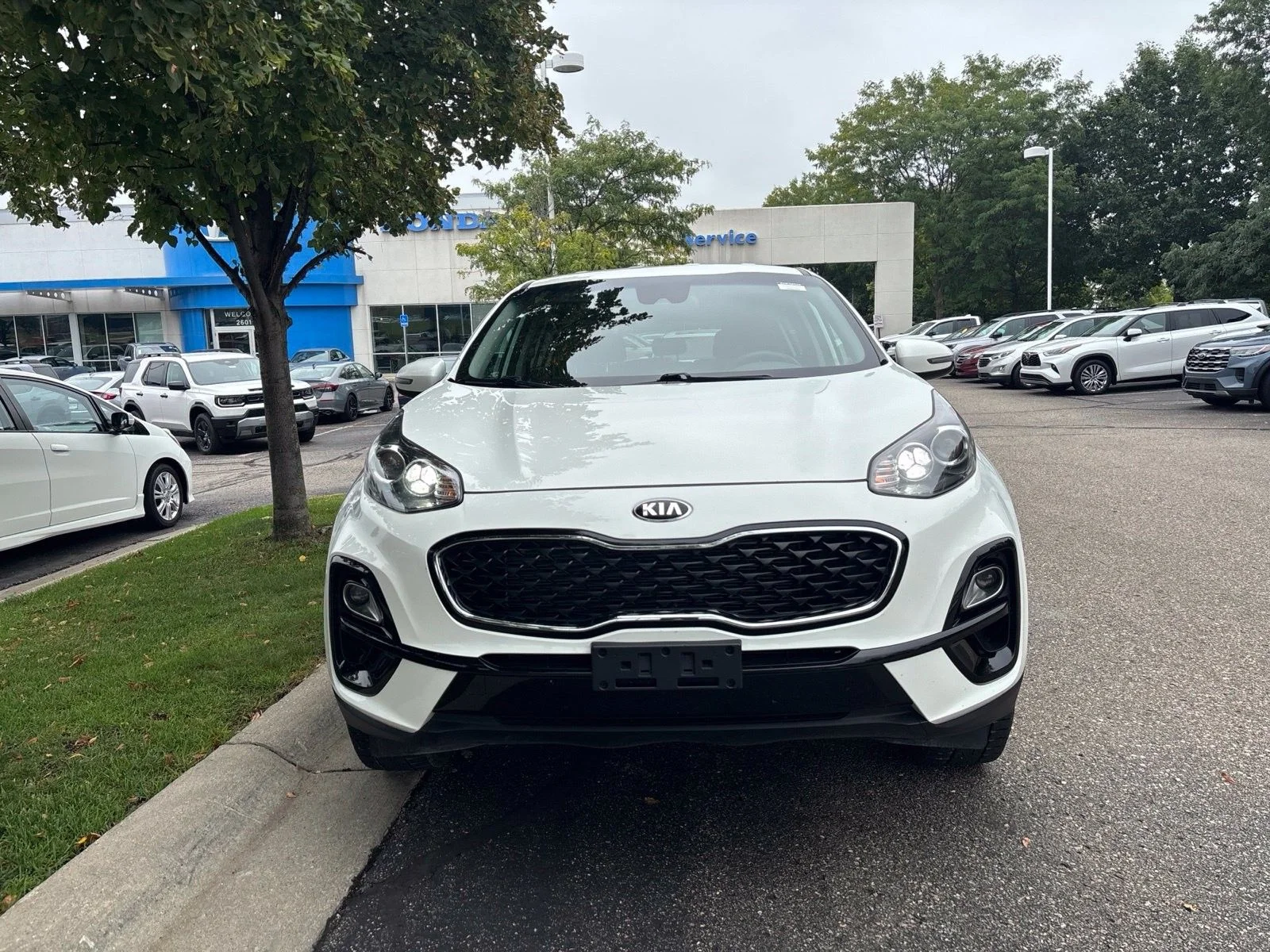 Used 2021 Clear White Kia LX image 12