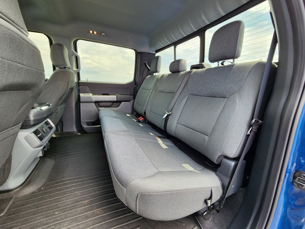 Used 2024 Atlas Blue Metallic Ford XLT image 10