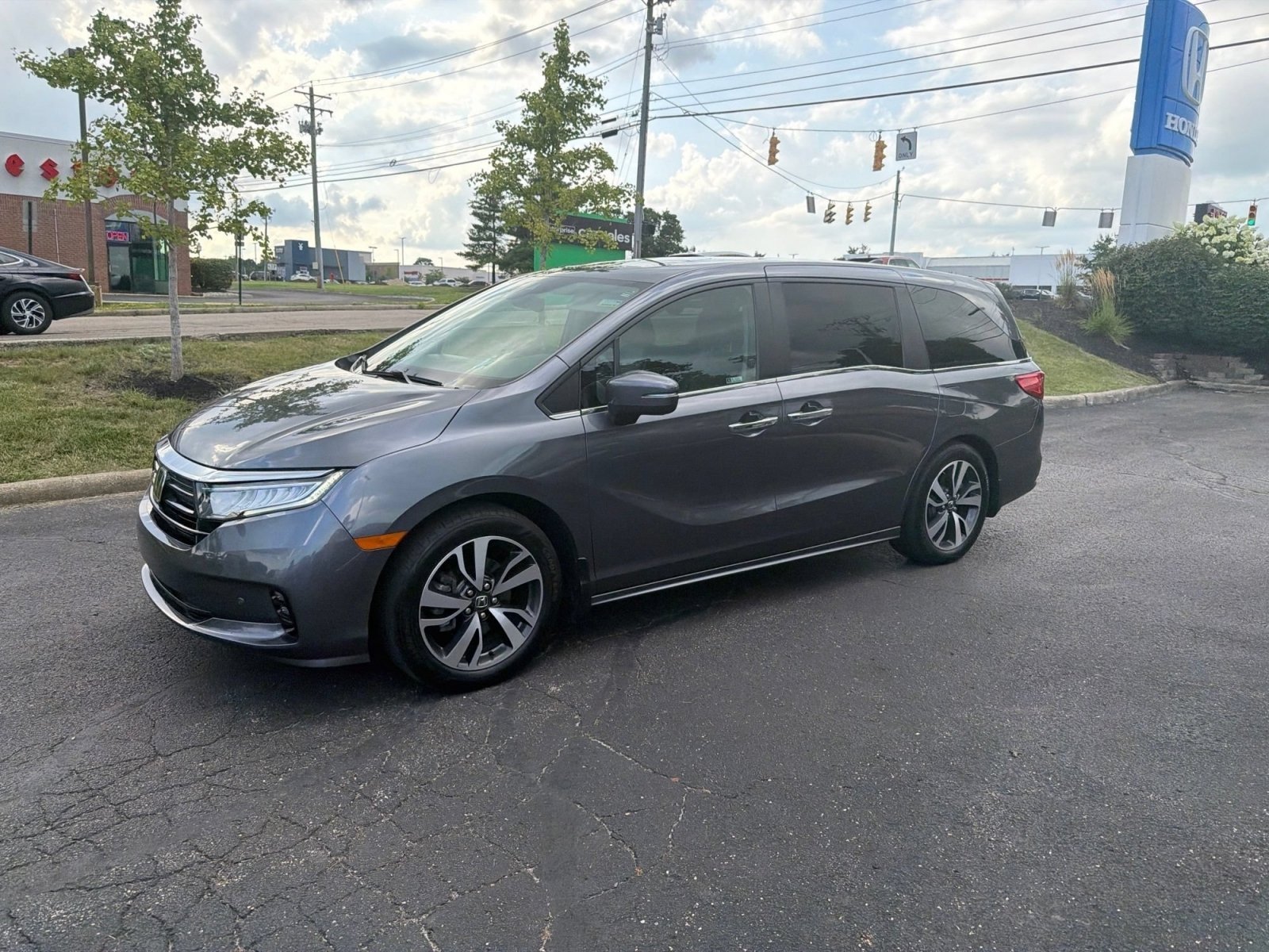 Certified Used 2023 Modern Steel Metallic Honda Touring image 8