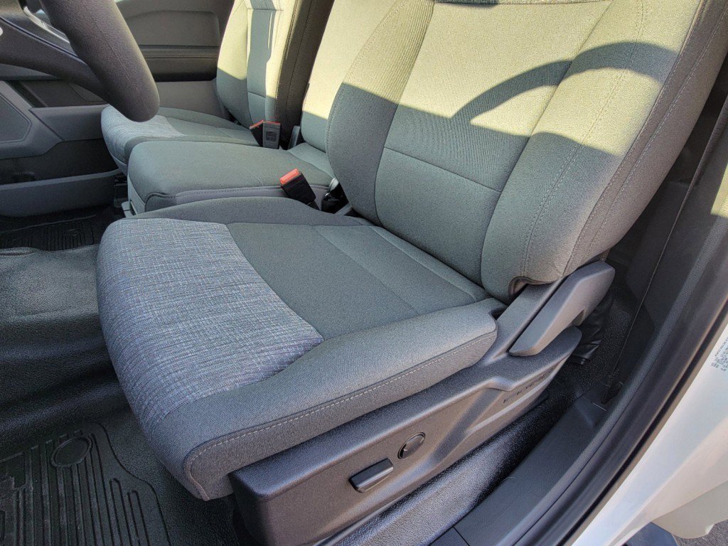 New 2023 Oxford White Ford XLT image 32