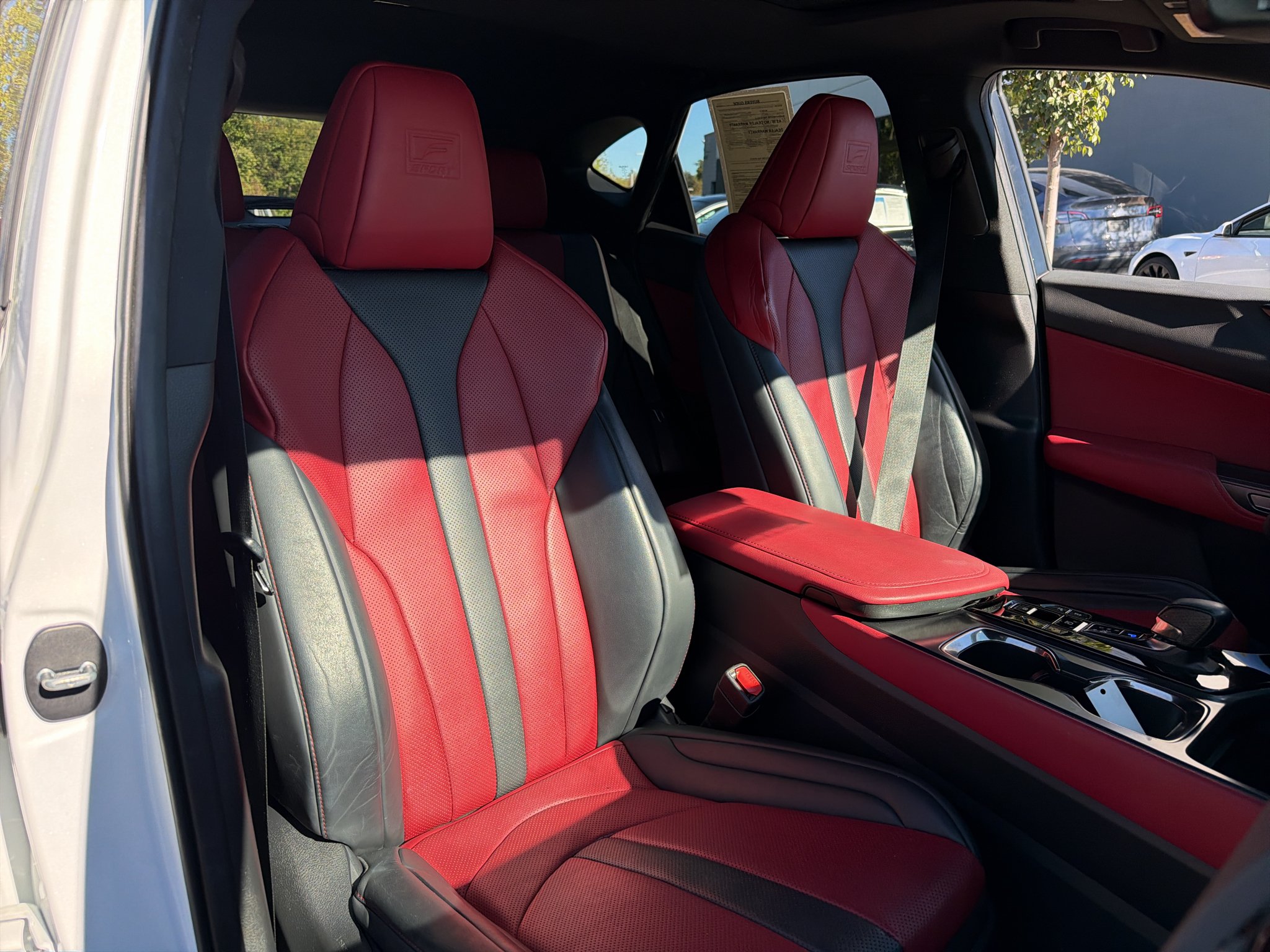 Used 2024 Ultra White Lexus F SPORT Handling image 3