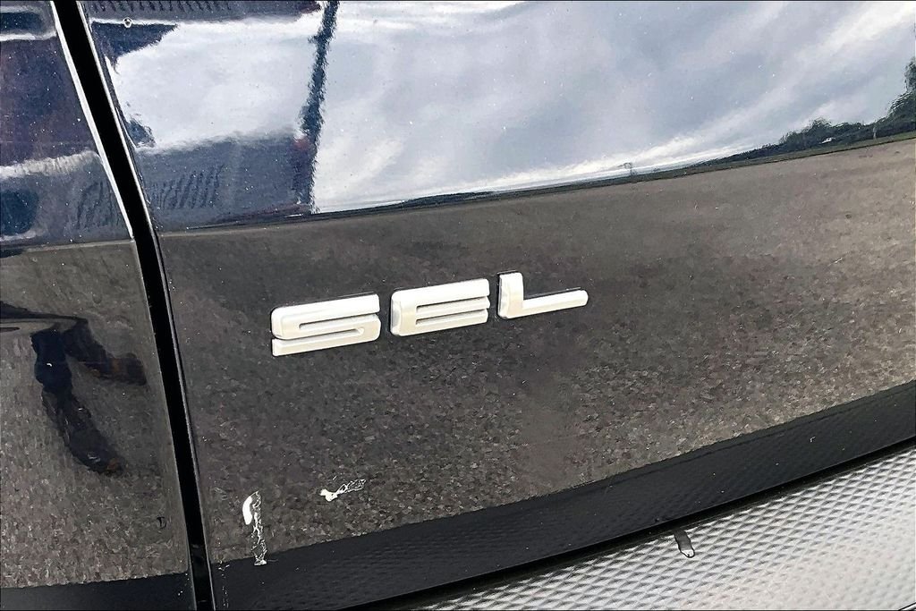 Used 2021 Blue Ford SEL image 9