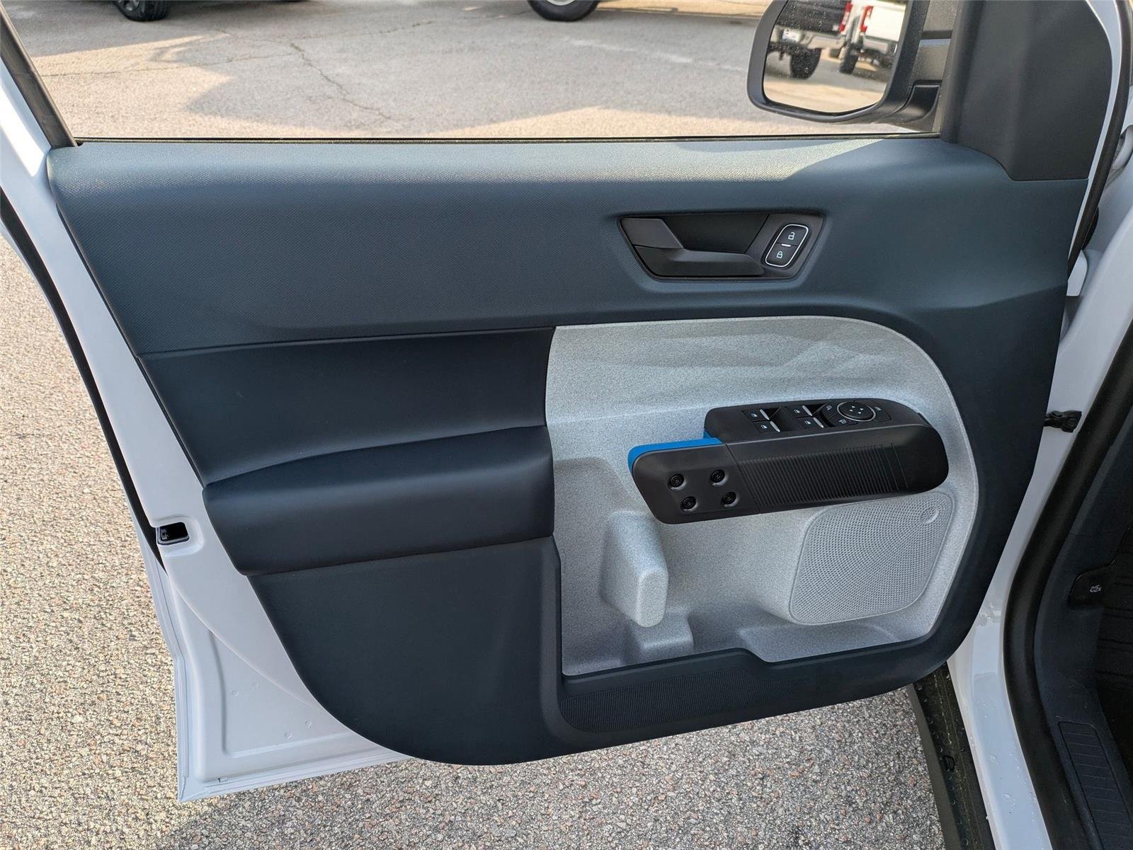 New 2026 Oxford White Ford XLT image 11