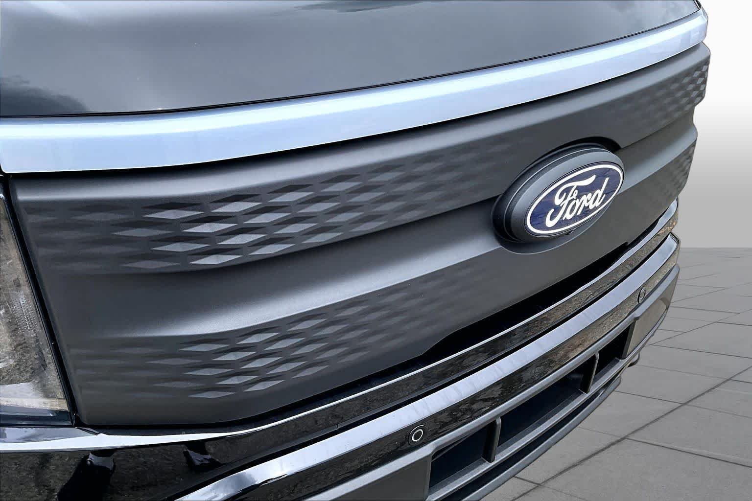 Used 2025 Agate Black Metallic Ford Flash image 32