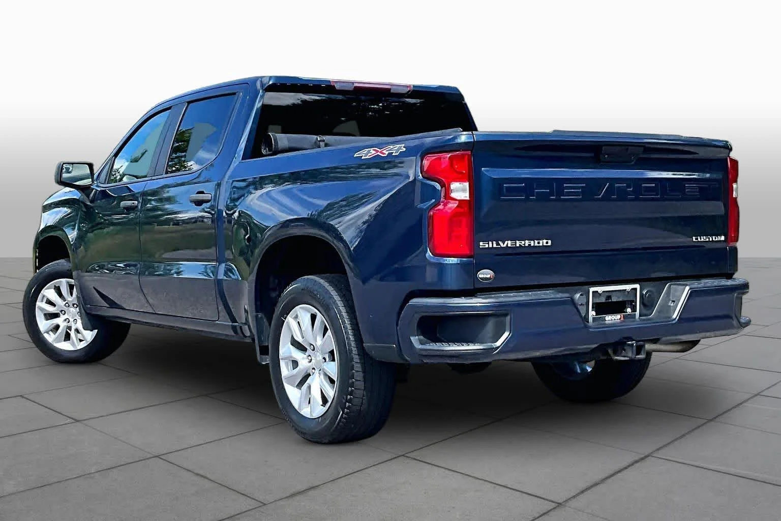 Used 2022 Northsky Blue Metallic Chevrolet Custom image 12