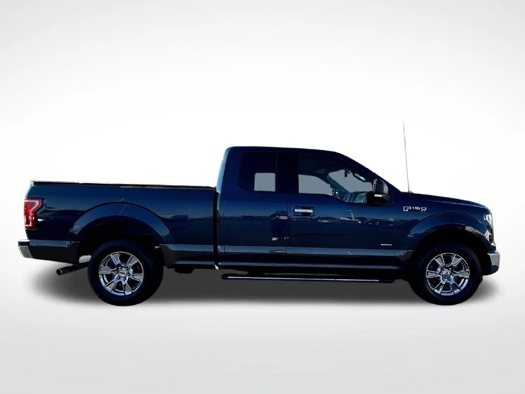 Used 2016 Blue Jeans Metallic Ford XLT image 12
