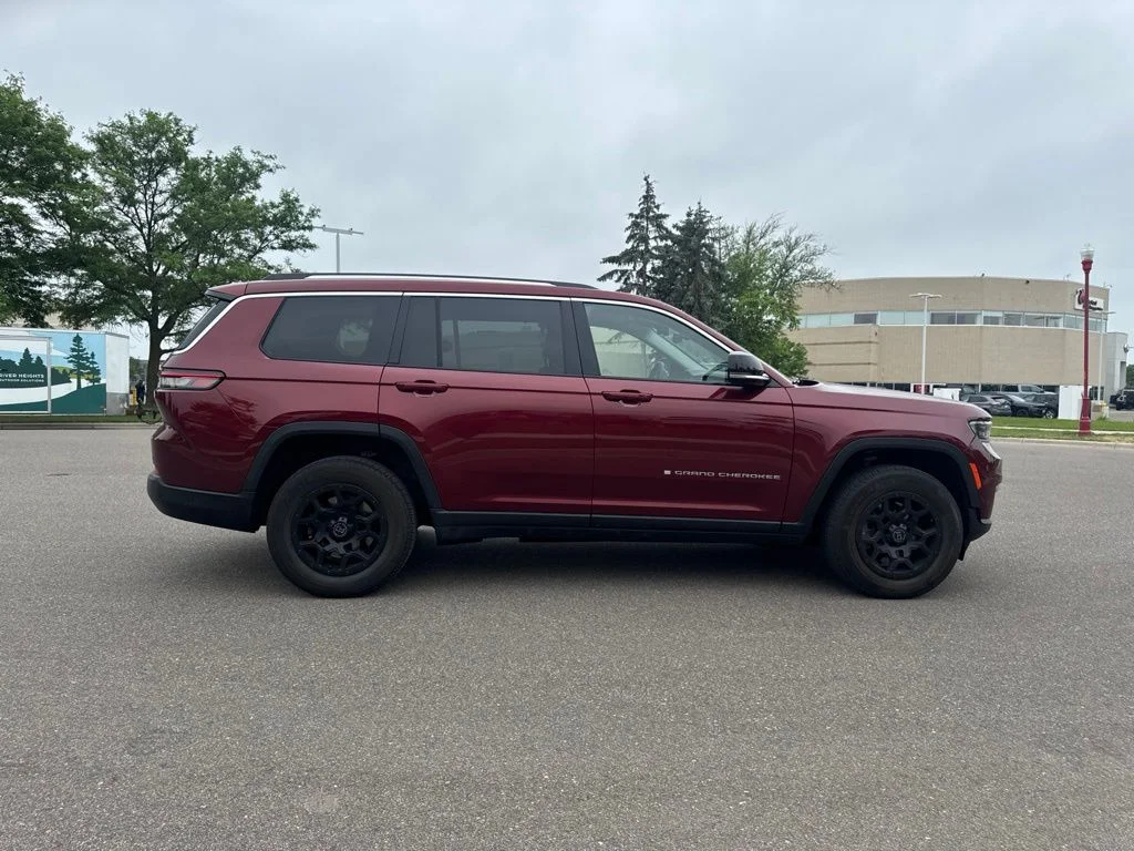 Used 2023 Red Jeep Limited image 8