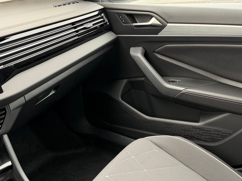 2026 Volkswagen Jetta Sport - Photo 33