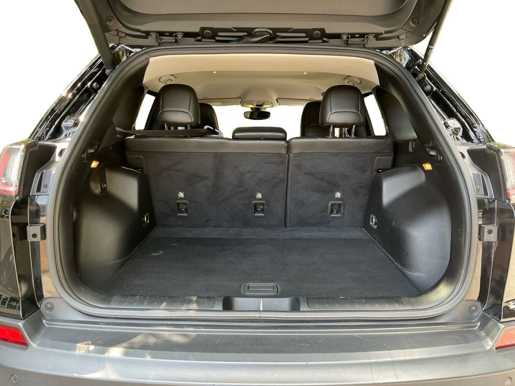 Used 2019 Black Jeep Latitude Plus image 13