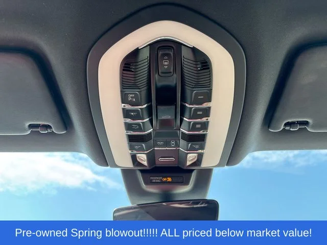 Used 2019 White Porsche SUV image 32