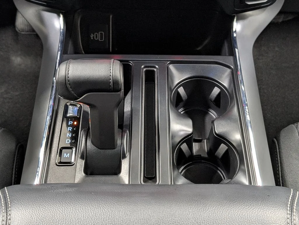 New 2026 Avalanche Ford XLT image 10