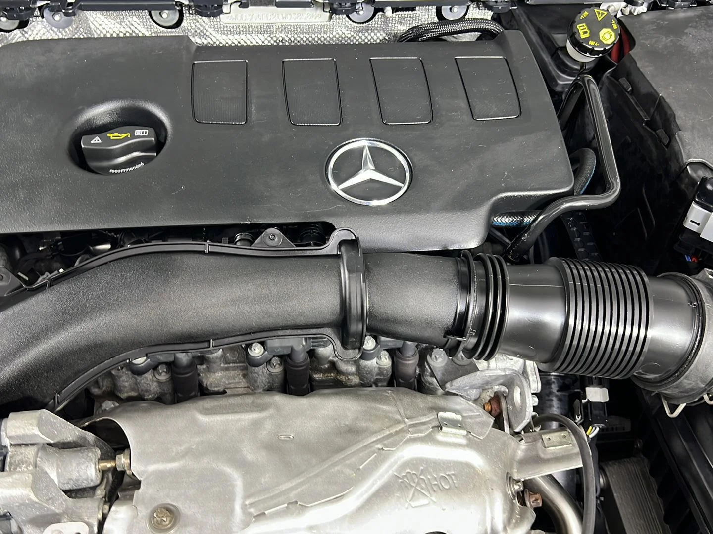 Used 2020 Digital White Pearl Metallic Mercedes-Benz A 220 image 24