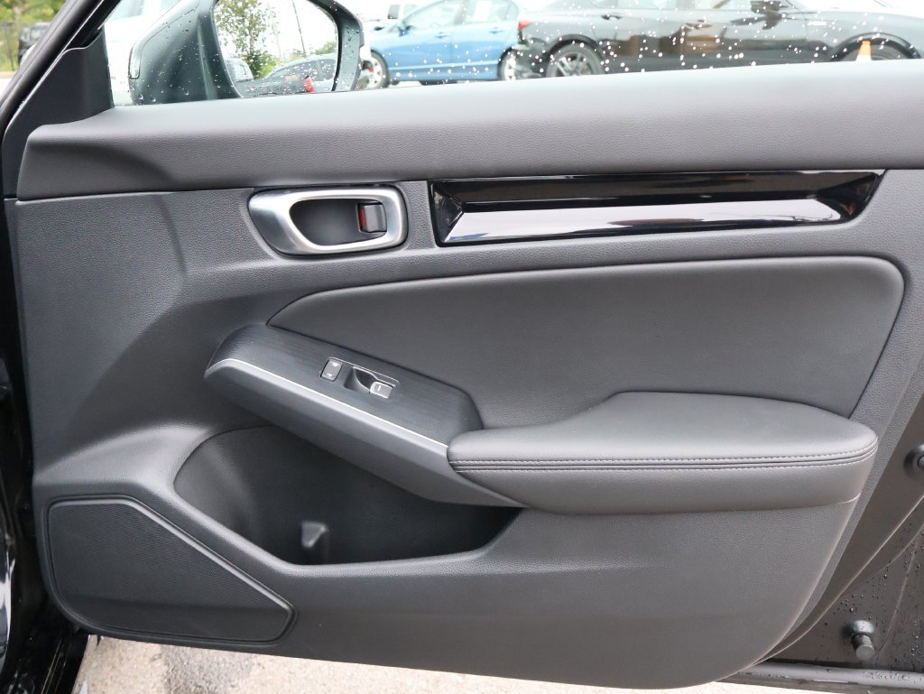 Used 2024  Honda Sport Touring image 11