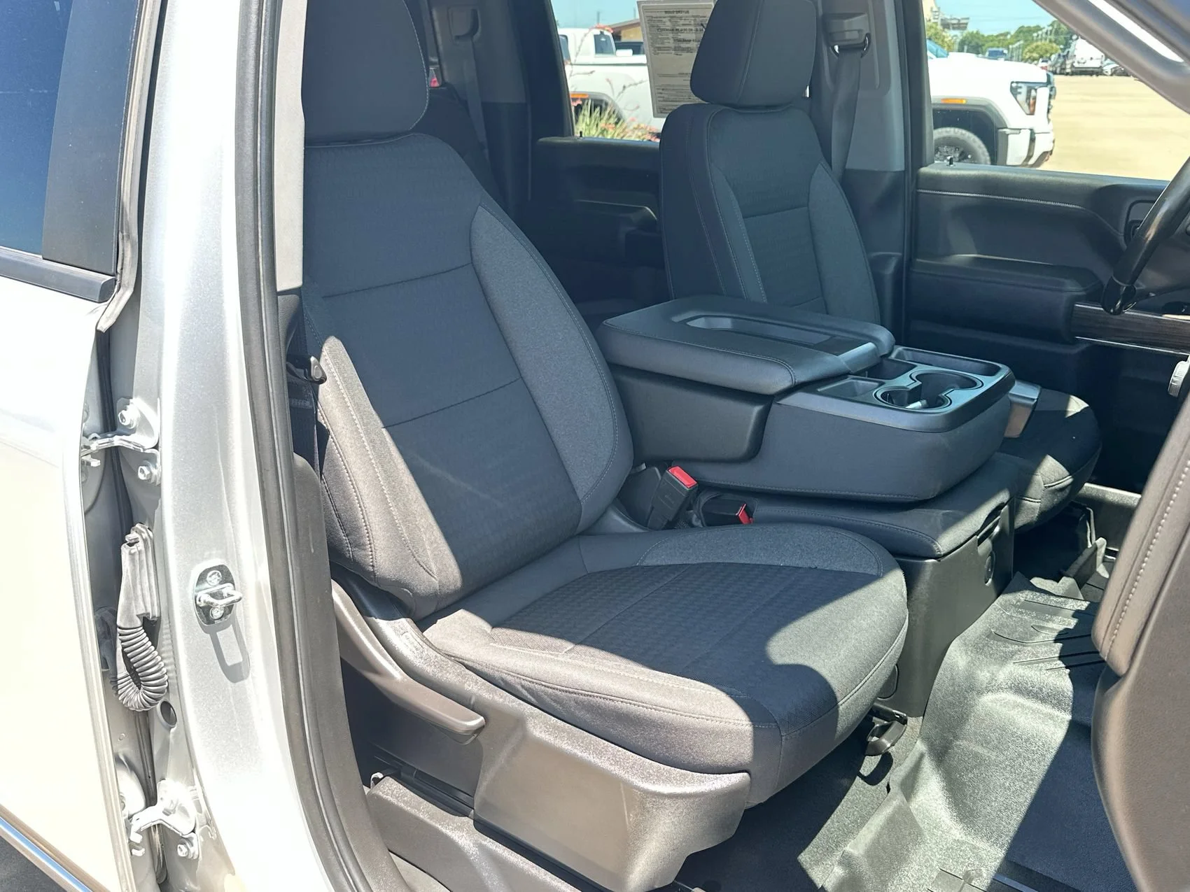 Used 2023 Silver Ice Metallic Chevrolet LT image 24