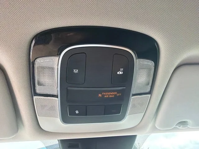 Used 2022 Quartz White Hyundai SEL image 31