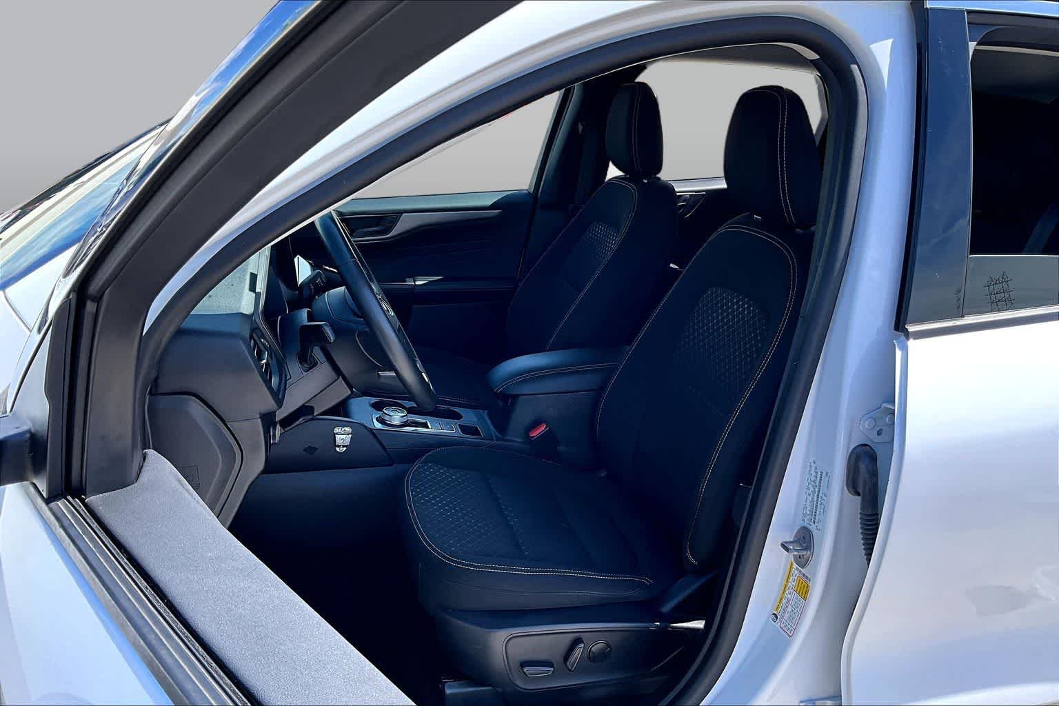 Used 2023 Oxford White Ford Active image 7