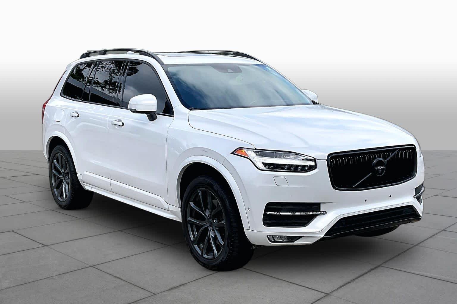 Used 2019 Crystal White Pearl Metallic Volvo Momentum image 3