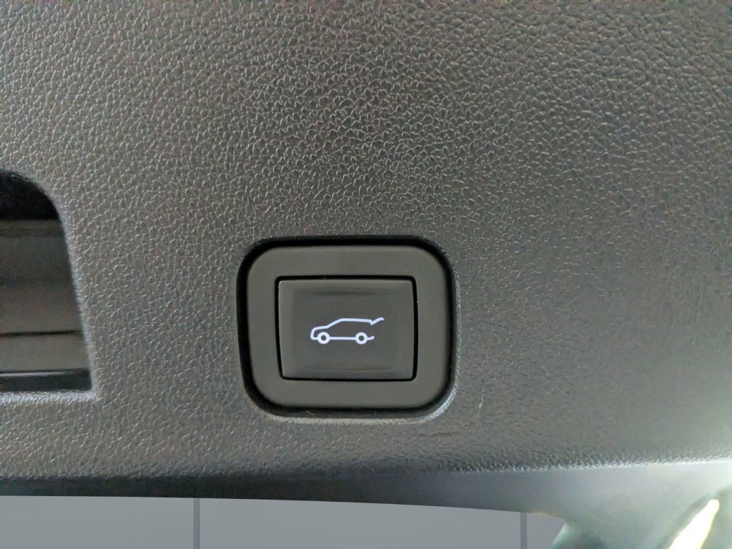 Used 2025 Gray Chevrolet LT image 18