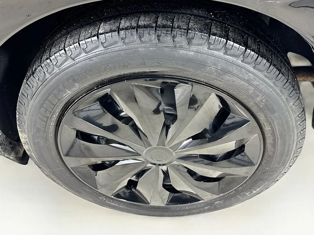 Used 2020 Super Black Clearcoat Nissan 2.5 S image 37