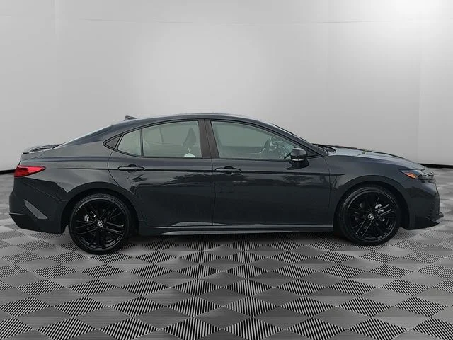 Used 2025  Toyota SE image 5
