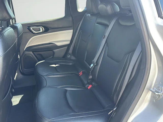 Used 2025 Silver Jeep Limited image 27