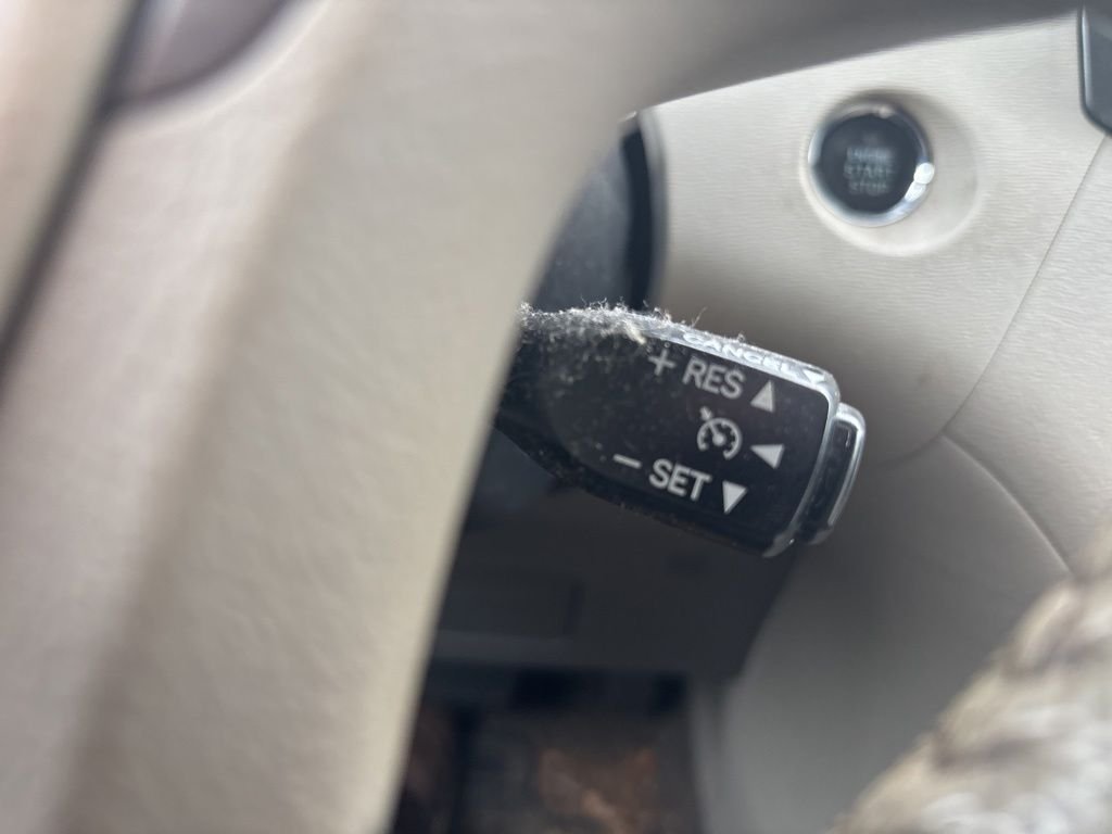 Used 2013 Black Toyota XLE image 26